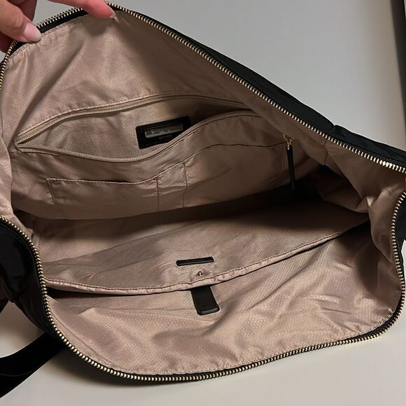 Tumi black gold work laptop bag with strap - Picture 4 of 5